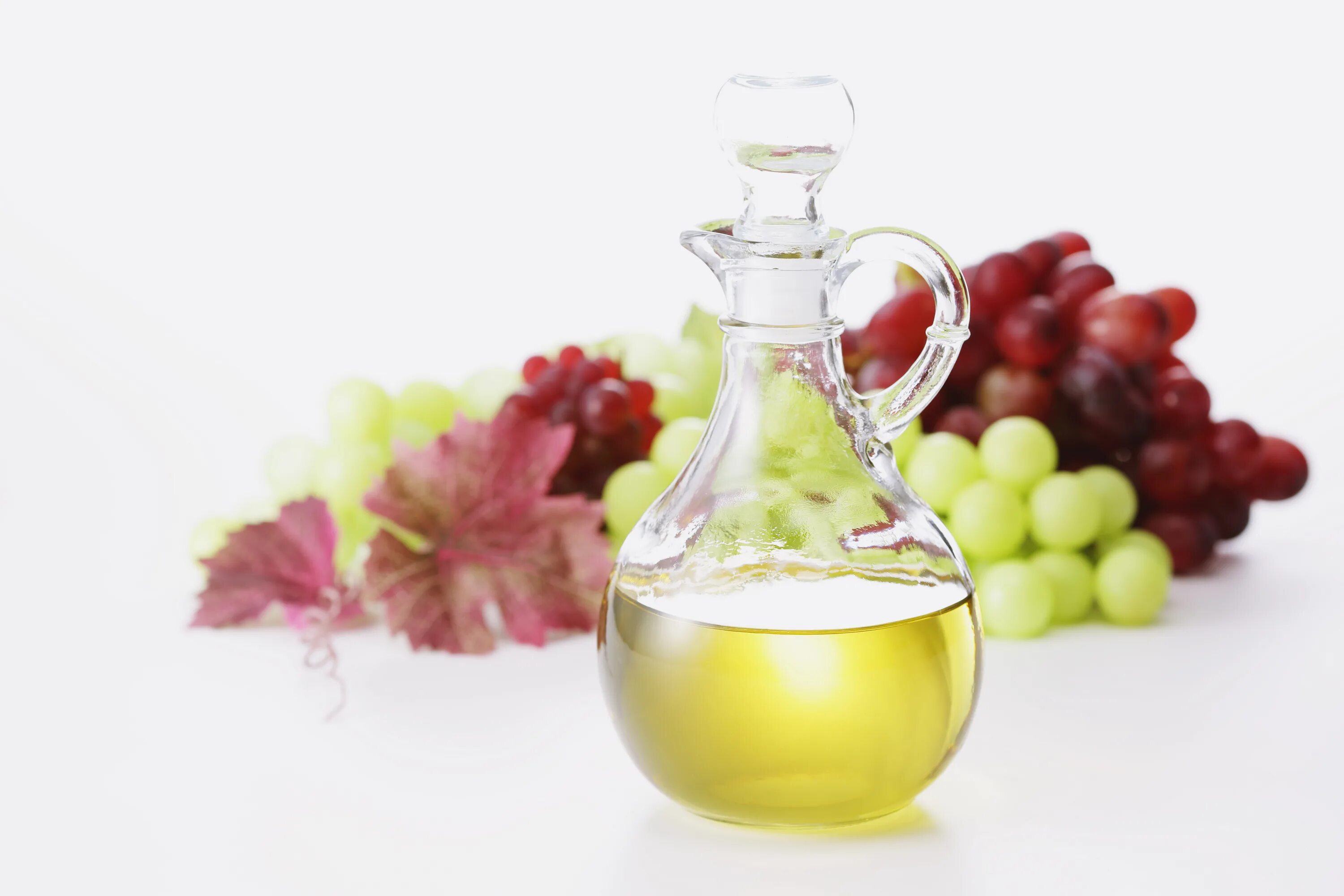 Grapeseed Oil виноградное масло. Эфирное масло виноградной косточки. Масловиногражной косточки. Масло виноградной косточки для лица. Масло виноградной косточки вред