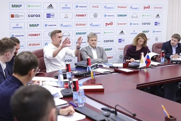 Помощник тренера. Рфс обучение тренеров. Футбол в школе. Рфс уефа. Uefa c license coaching 2024.