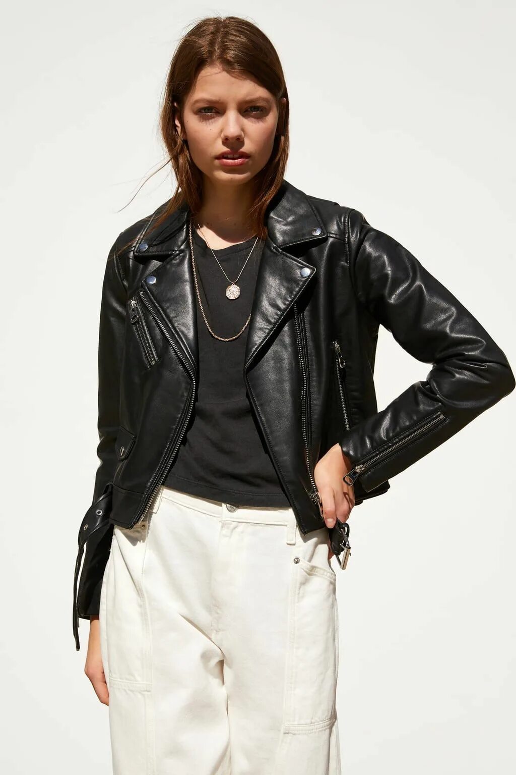Толстая кожаная куртка. Короткая кожаная куртка. Горничная куртка кожаная. Vero moda кожаная укороченная куртка. Faux leather jacket.
