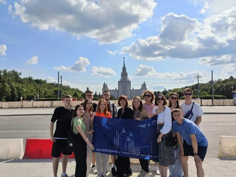 студенческая столица. парад университетов тгл томск. томский государственный университет студенты. москва столица россии презентация. мгу воробьевы горы.