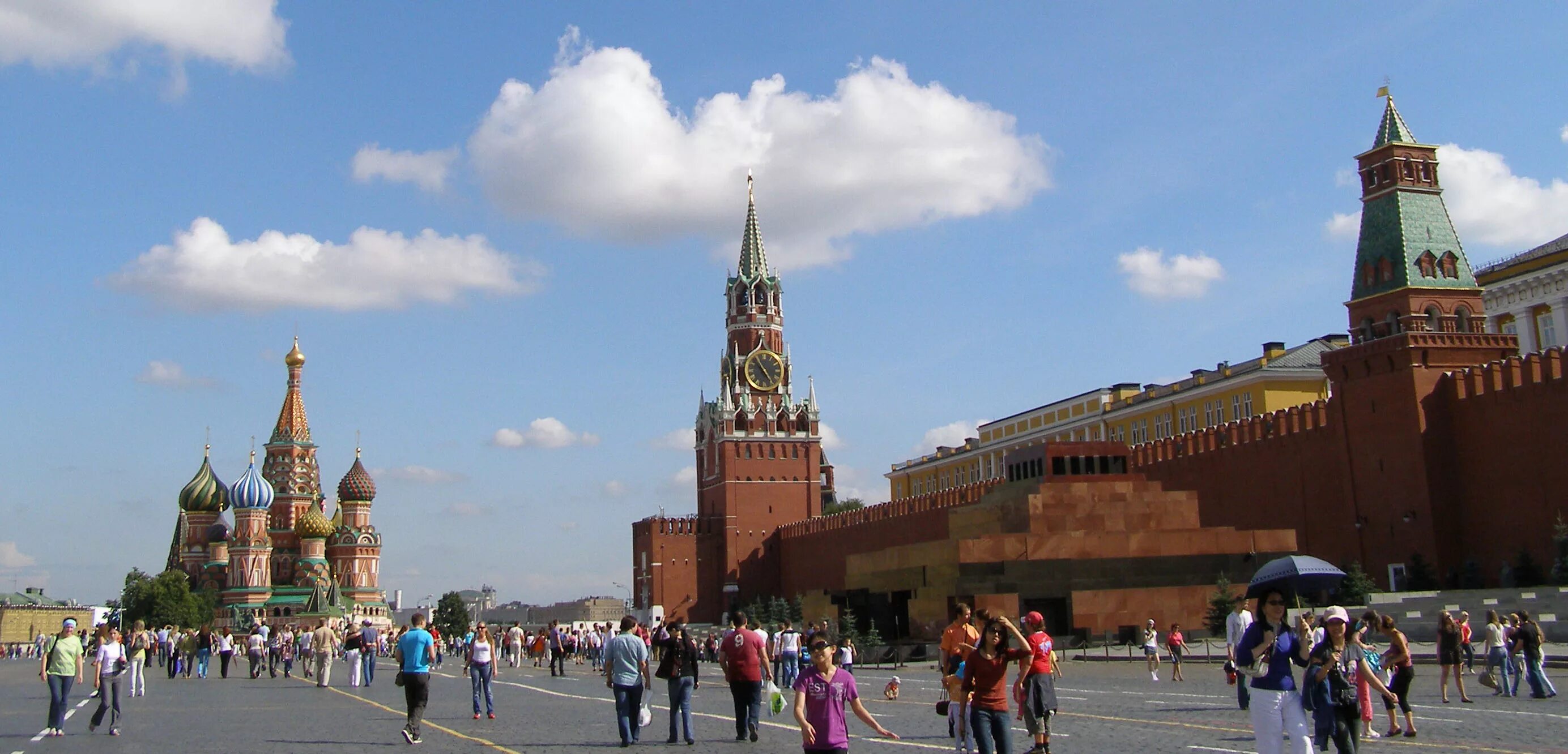 Девушка на красной площади. Красная площадь экскурсия. Хрм василия блаженогомосковский кремль. Красная площадь для детей. Москва детям видео.