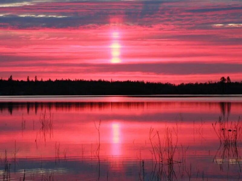 Красно розовый закат. Малиновое солнце. Малиновый закат. Закат малиновый закат.