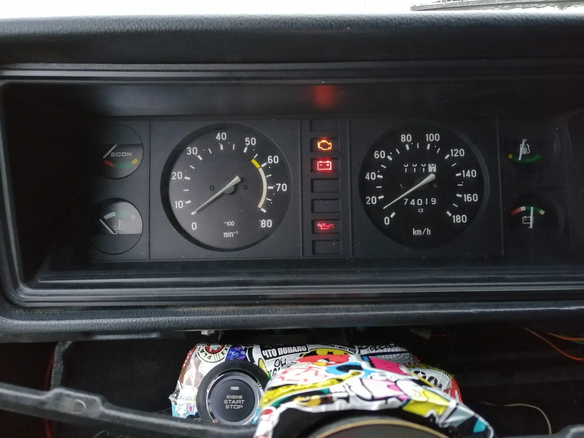 Лампочки в приборную панель ваз 2105. Торпедо ваз 2107. Лампы в приборную панель ваз 2107. Панель приборов ваз 2107 лампочки подсветки. Замена панели 2107.