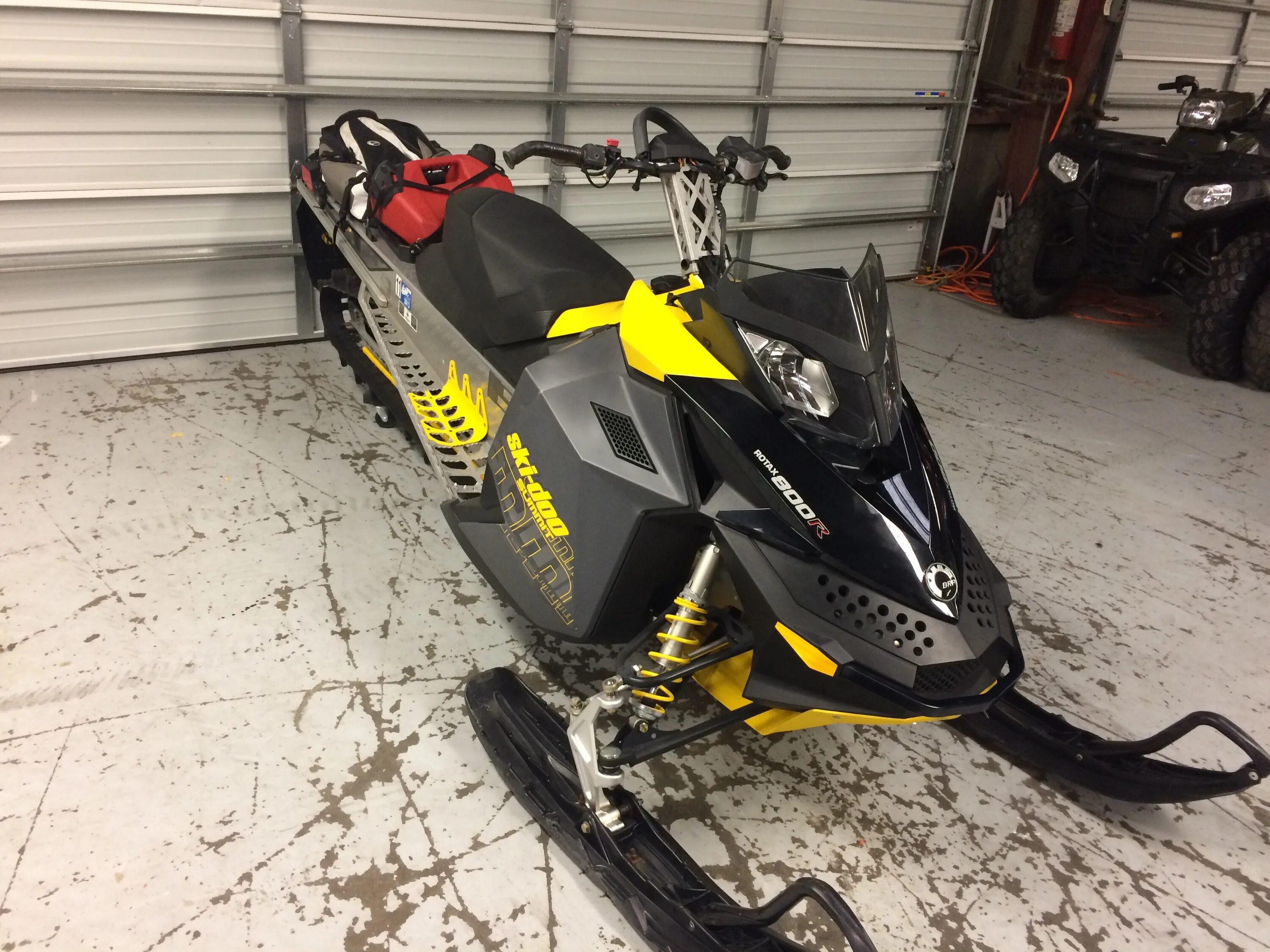 Брп снегоход купить новый. Ski Doo Summit 800 REVXP. Снегоход BRP Summit 800. Ski Doo Summit 800 Rev XP. Снегоход BRP Ski-Doo Summit 800.