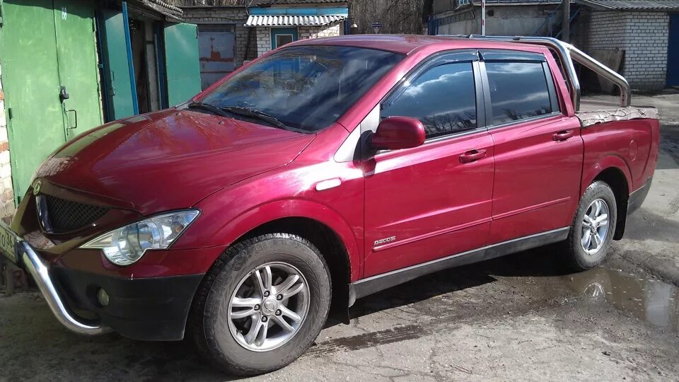 Авито саньенг дизель. SSANGYONG Actyon Sports красный. SSANGYONG Actyon Sports красный 2011. SSANGYONG Actyon 2007. Санг енг Актион спорт 2007.