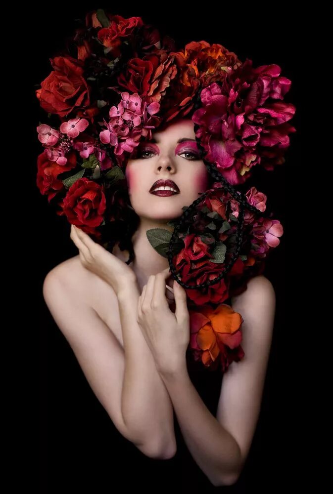 Красивые необычные картинки для женщин. Красивое лицо девушки фэнтези. Женщина с цветами наголоове. Красивые необычные картинки для женщин. Красивые необычные картинки для женщин.