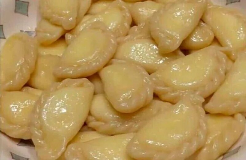 Вареники с творогом богачев. Вареники с творогом на заварном тесте. Ирина хлебникова вареники с творогом. Пельмени в творожном тесте. Заварное тесто для вареников с творогом.