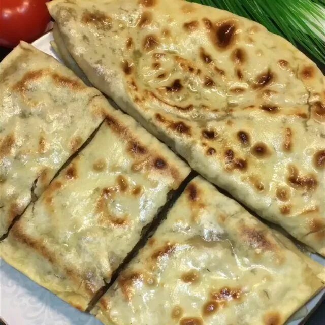 Дагестанский чуду с мясом и картошкой. Чуду с мясом. Дагестанское чуду с мясом. Чуду тонкое. Чуду тонкие Дагестанские.