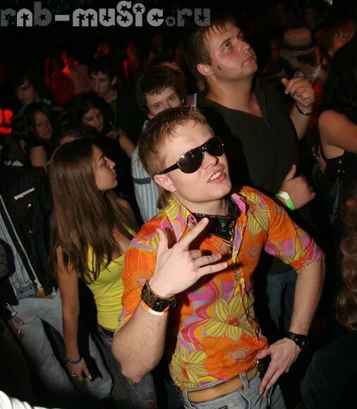 клуб зажигай. вечеринка 18 +. клуб зажигай. музыкальный привет друзьям. зажигаем звезды.