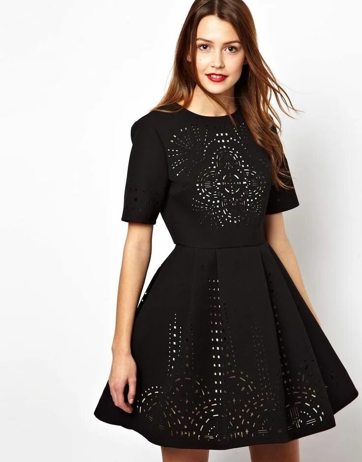 Черное платье с треугольным вырезом. A cut dress. Платья с отстегными рукавами. A cut dress. A cut dress.