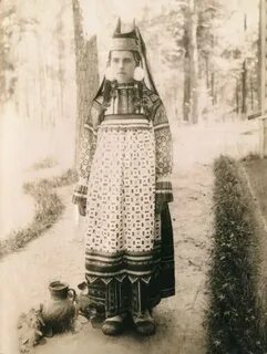 Старые костюмы