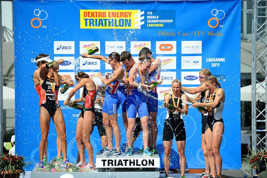 World Triathlon. Триатлон эстафета. Горный триатлон. Триатлон сайт федерации