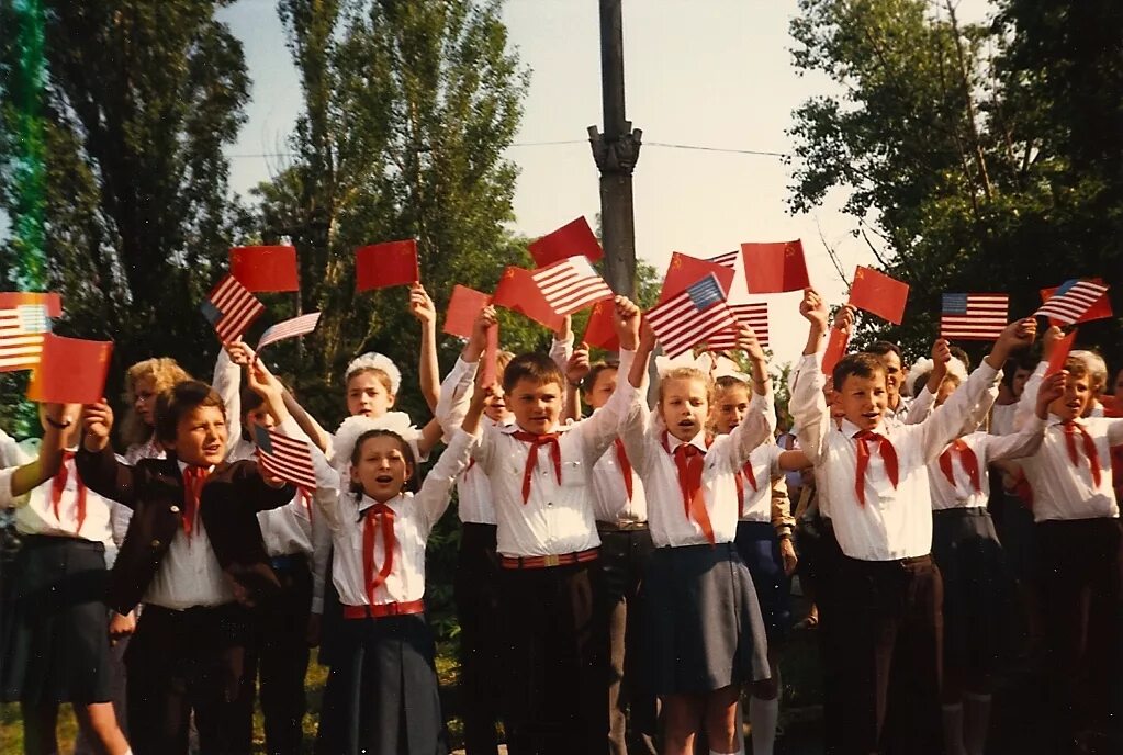 1988 год. СССР 1988 год. 1988 Год СССР перестройка. Американские пионеры. Пионеры в США.