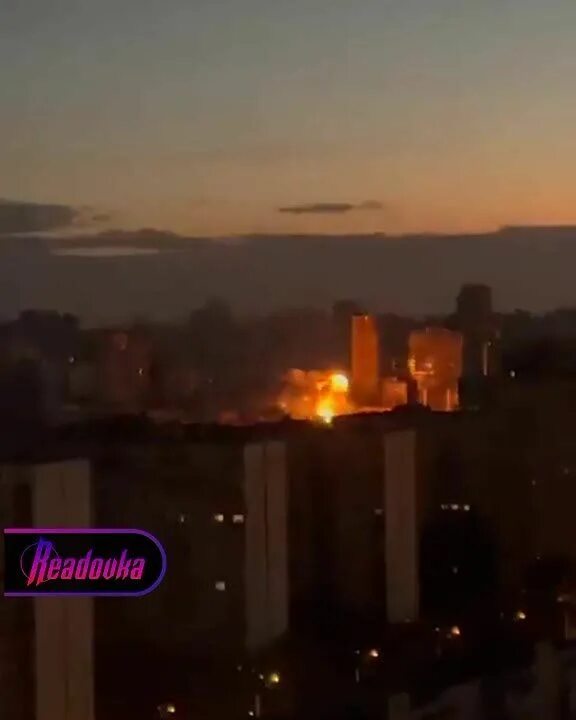 Удар возмездия по украине сегодня новости. Взрыв здания. Взрывы в Киеве. Взрыв ночью.