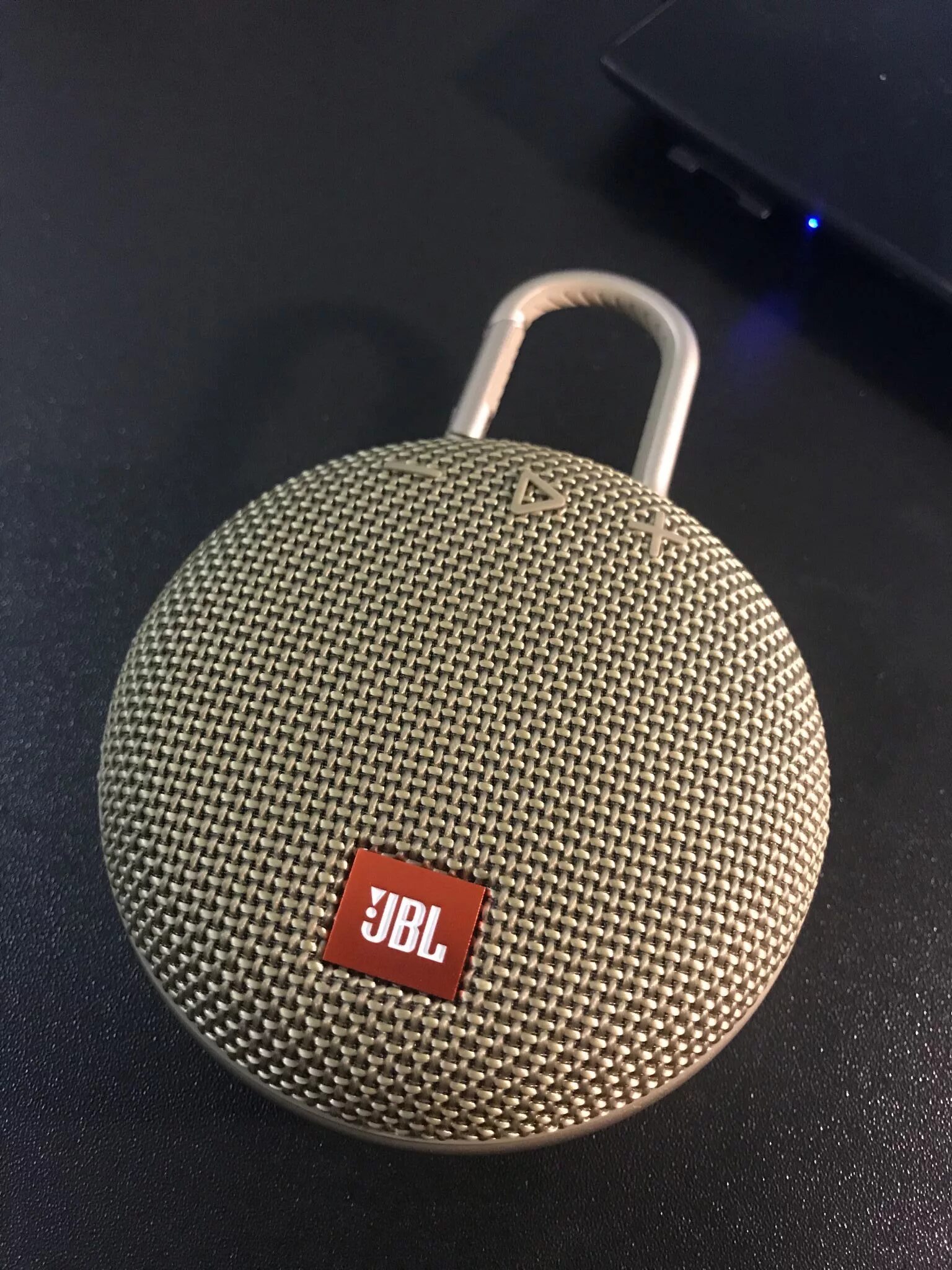 Колонка jbl clip 3. Портативная колонка JBL clip 3 Sand. JBL clip 1. JBL clip 6.