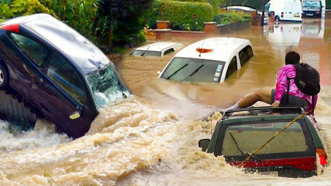 Flood natural disaster. Батуми наводнение. Потоп. Мощное наводнение. Самое сильное наводнение.