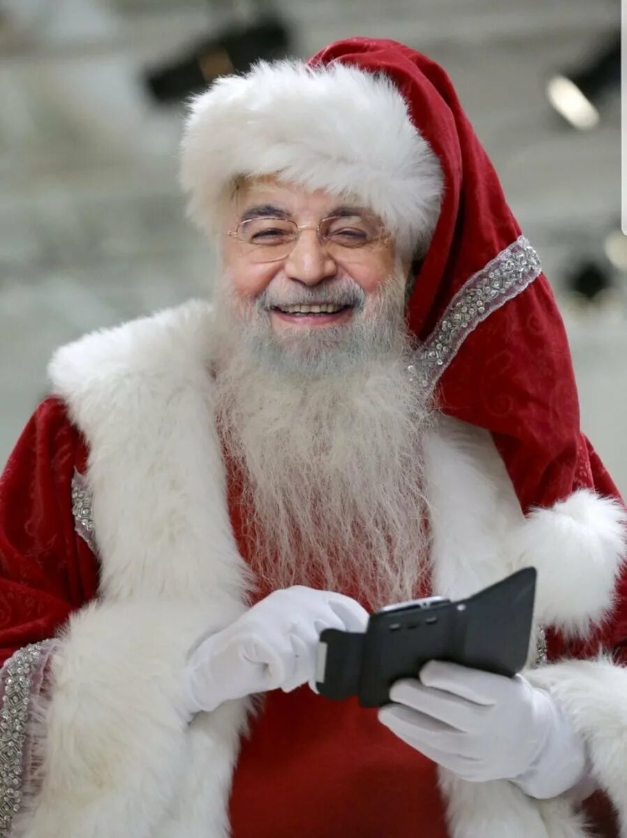 Блокадный дед мороз. Николас дед Мороз. Санта в хламус. Санта Клауд.