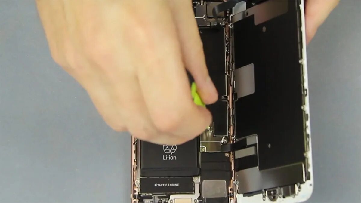 Ifixit iphone 7 lcd. починить айфон 8. Iphone 8 screen. Iphone 8 plus экран. ремонт экрана айфон 8.