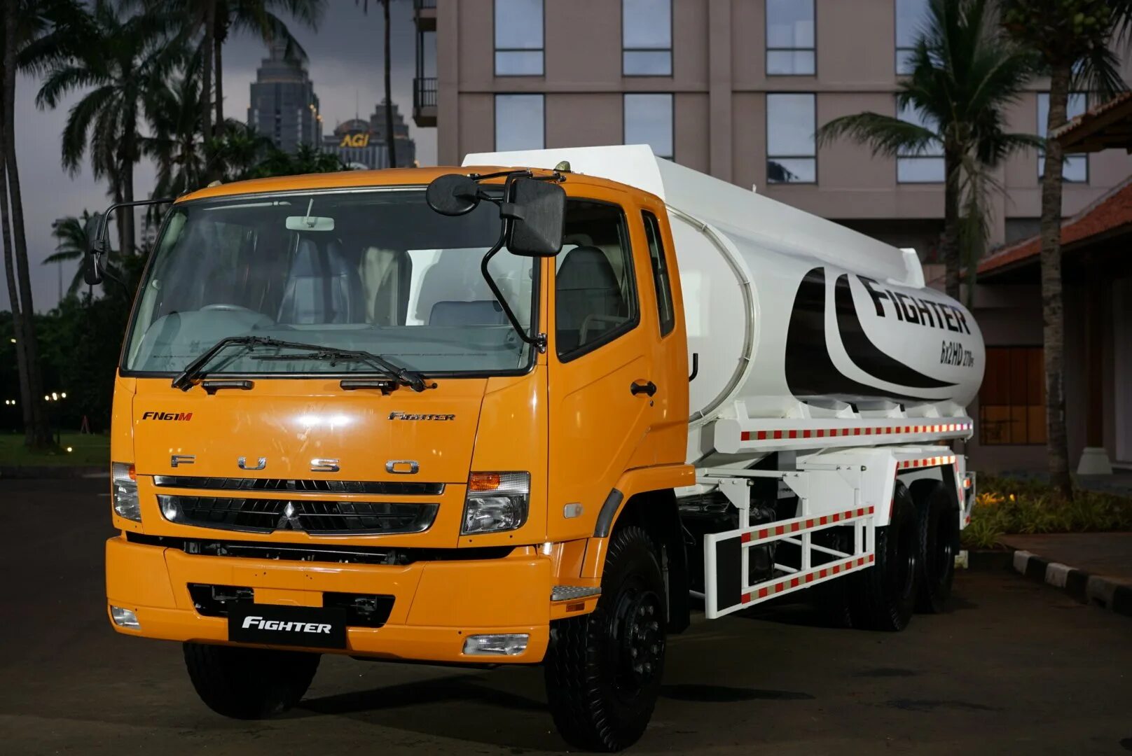 Фусо грузовик. Митсубиси Fuso. Мицубиси Fuso Fighter. Mitsubishi Fuso 2022. Митсубиси Фусо грузовой.