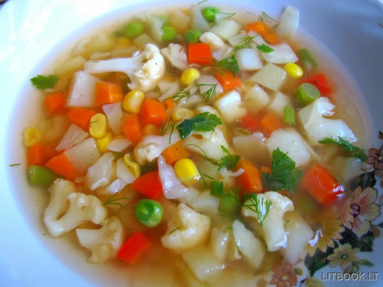 Суп из замороженной курицы. Суп овощной со звездочками. Суп из замороженных овощей. Замороженные овощи для супа. Суп из овощной смеси замороженной.