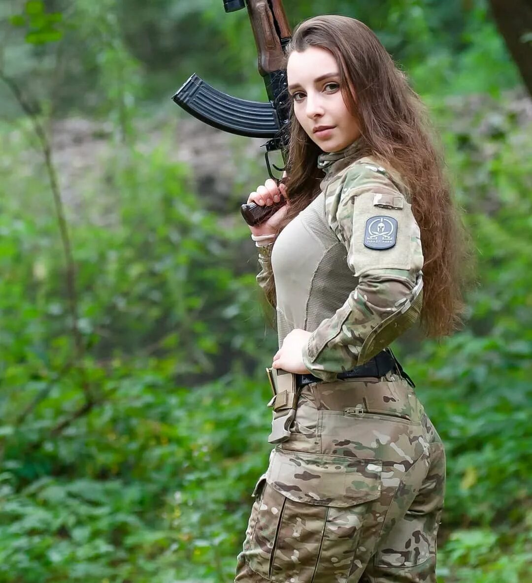 Елена Делигиоз. Елена Делигиоз страйкбол. Елена Делигиоз в военной форме. Елена Делигиоз 600