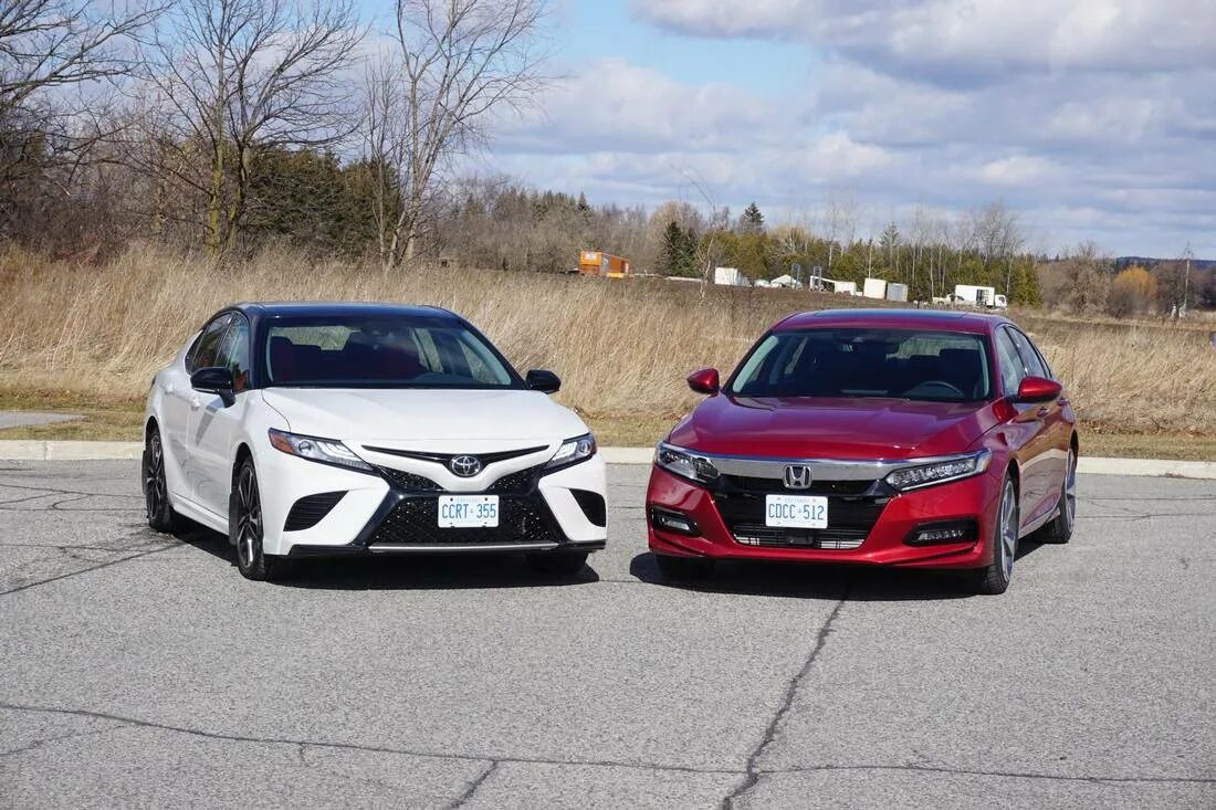 Honda Accord vs Toyota Camry 2016. Toyota Camry vs Honda Accord 8. Honda Accord Mazda 6 Toyota Camry. Mazda 6 и Toyota Camry. Сравнение хонда и тойота