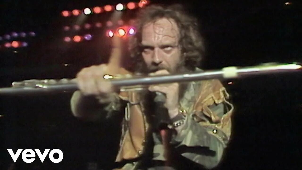 Jethro tull christmas. Ian anderson jethro tull. jethro tull locomotive breath. jethro tull locomotive breath live. jethro tull фото колосок.