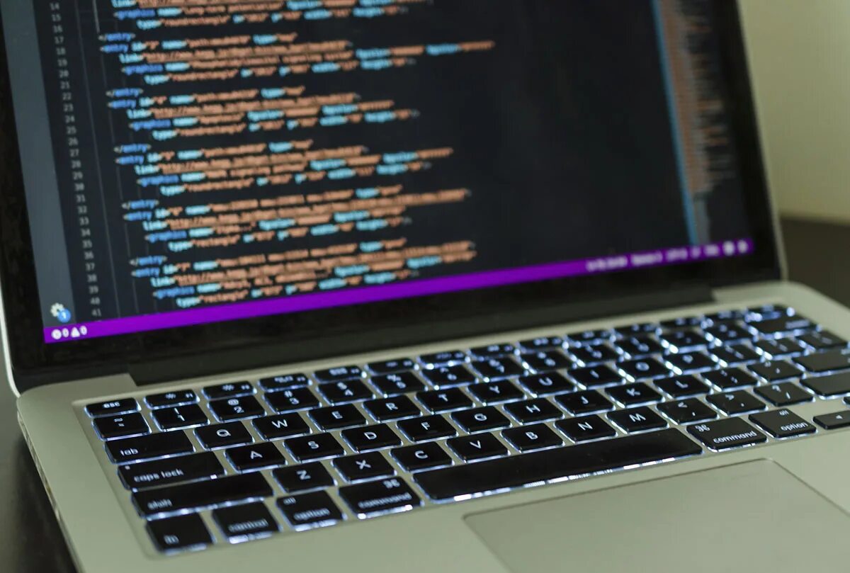 Ноутбук для программирования и игр. Ноутбук с питоном. python ноутбук. питон на ноутбуке программирование. ноутбук python с выполненным кодом.
