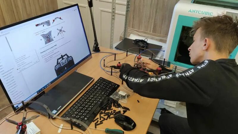 Оператор бпла обучение. Эксплуатация беспилотных авиационных систем. worldskills бпла. гуап worldskills. профессии беспилотной авиации.