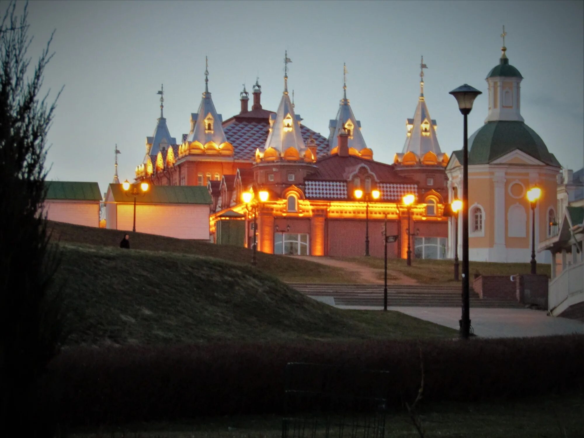 Сергиев Посад центр. Город цетрсергиев Посад. Центр города Сергиева Посада. Сергиев Посад прогулка по улицам города. Наращивание сергиев посад