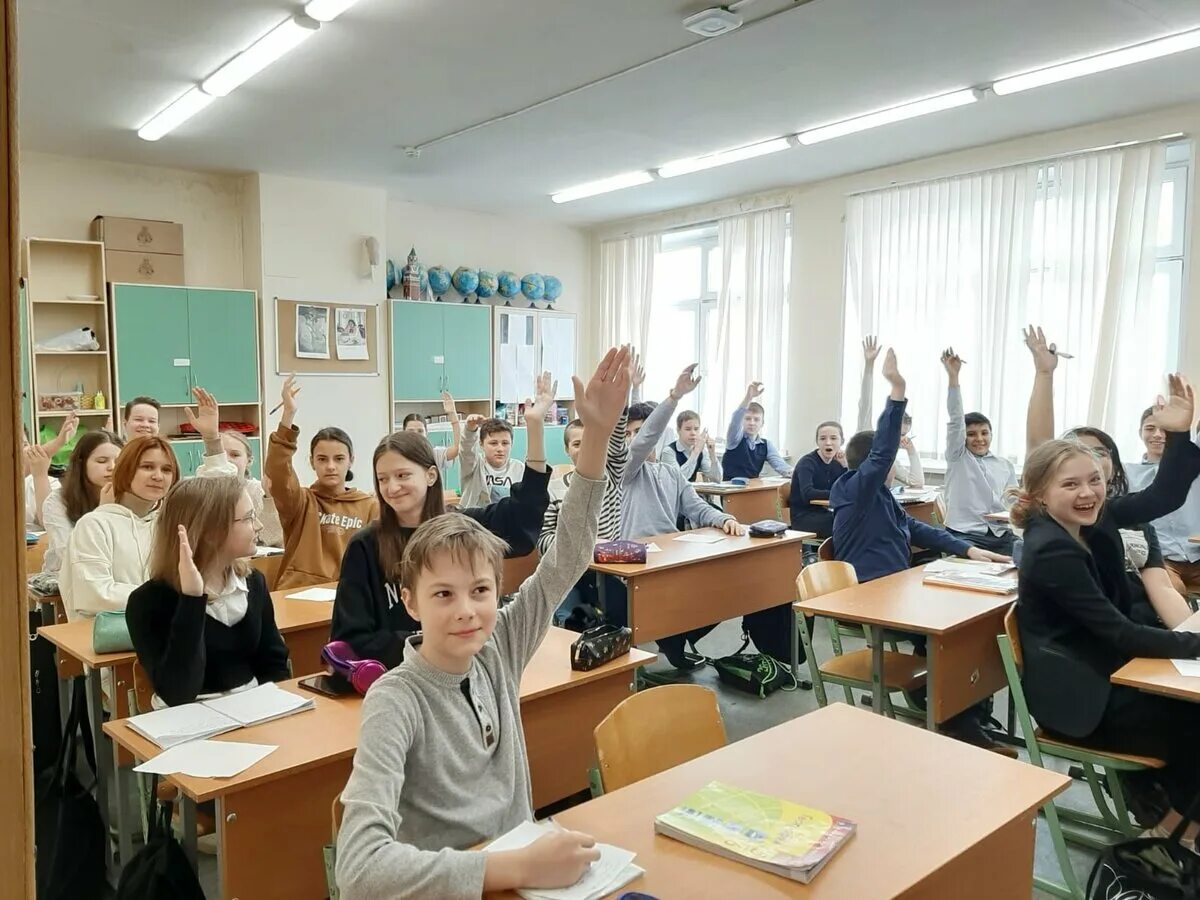 Седьмая школа губкинский. Школа 6 балашиха. Школа 7 тюмень пржевальского 60. Принят школу 7. Картинка творческая мастерская в школе.