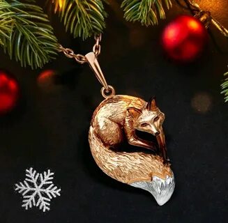 Золотой кулон лиса