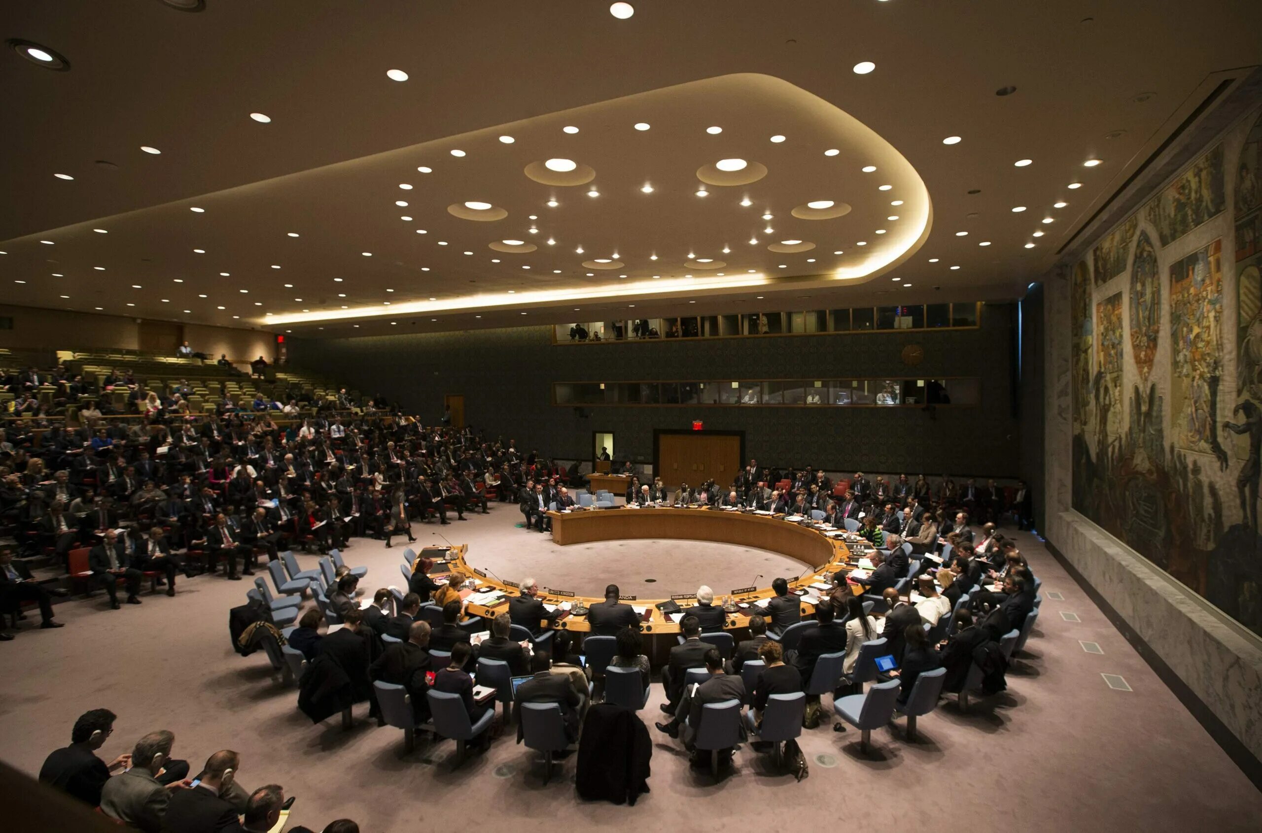 Заседание оон по украине. Совет безопасности организации Объединенных наций (сб ООН). Зал совета безопасности ООН. Совбез ООН Корея. Заседание Совбеза ООН.