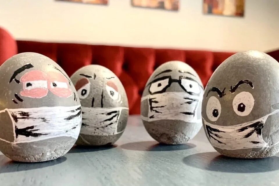 Купить челябинское яйцо. Бетонные яйца. Яйцо из бетона. Яйца из бетона Челябинск. Челябинские яйца из бетона.