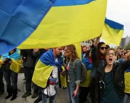 Родственники на украинском. Митинг в киеве. Митинг. Аннексия донбасса. Родные с украины.