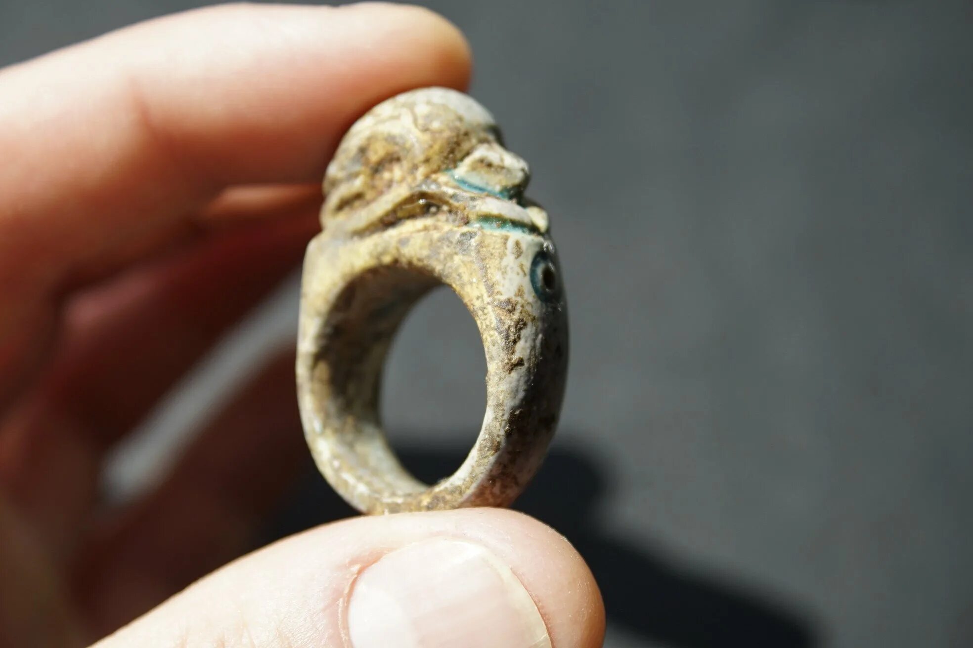 Древнее кольцо древнего Египта. Кольцо из древнего Египта. Античные кольца. Древние украшения кольца.