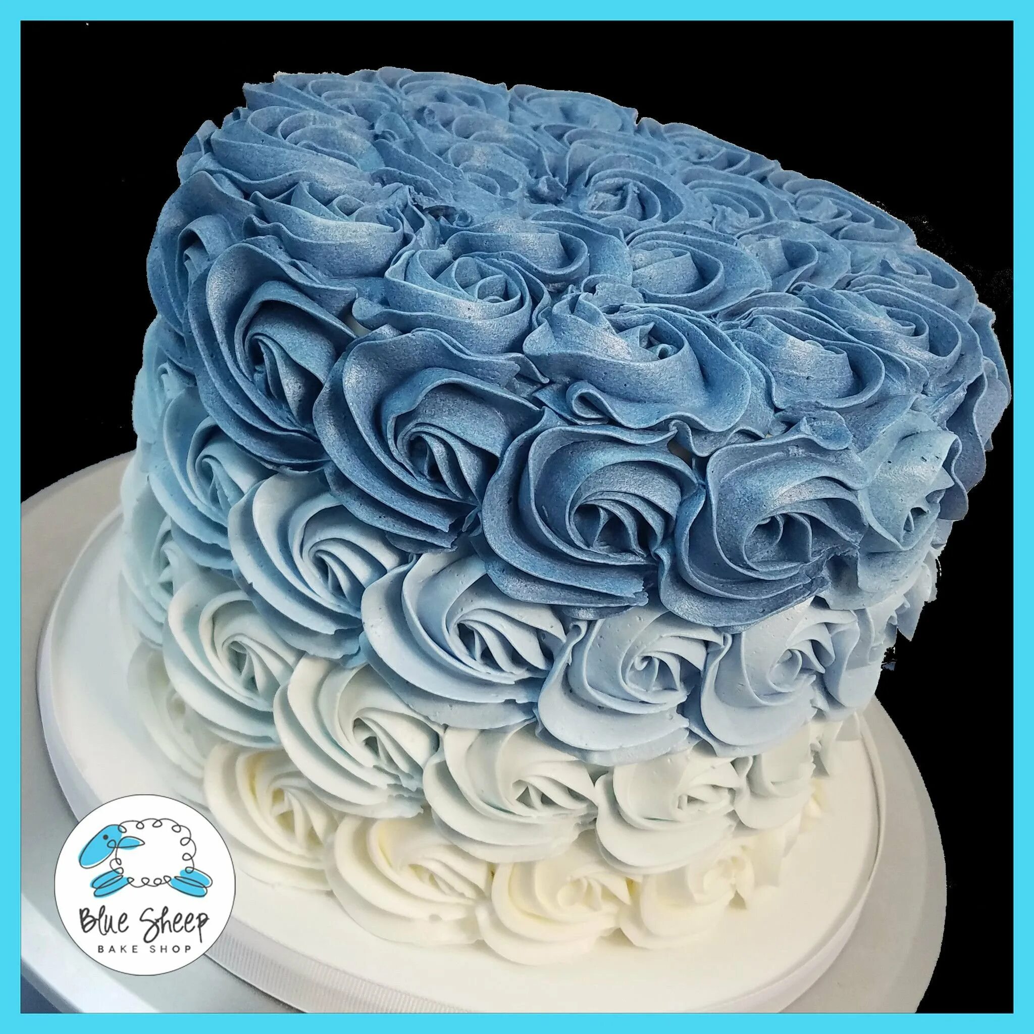 Крем безе для торта. Голубой кремовый торт. Торт с голубым кремом. Украшение торта мокрым безе. Торт кремовый синий.