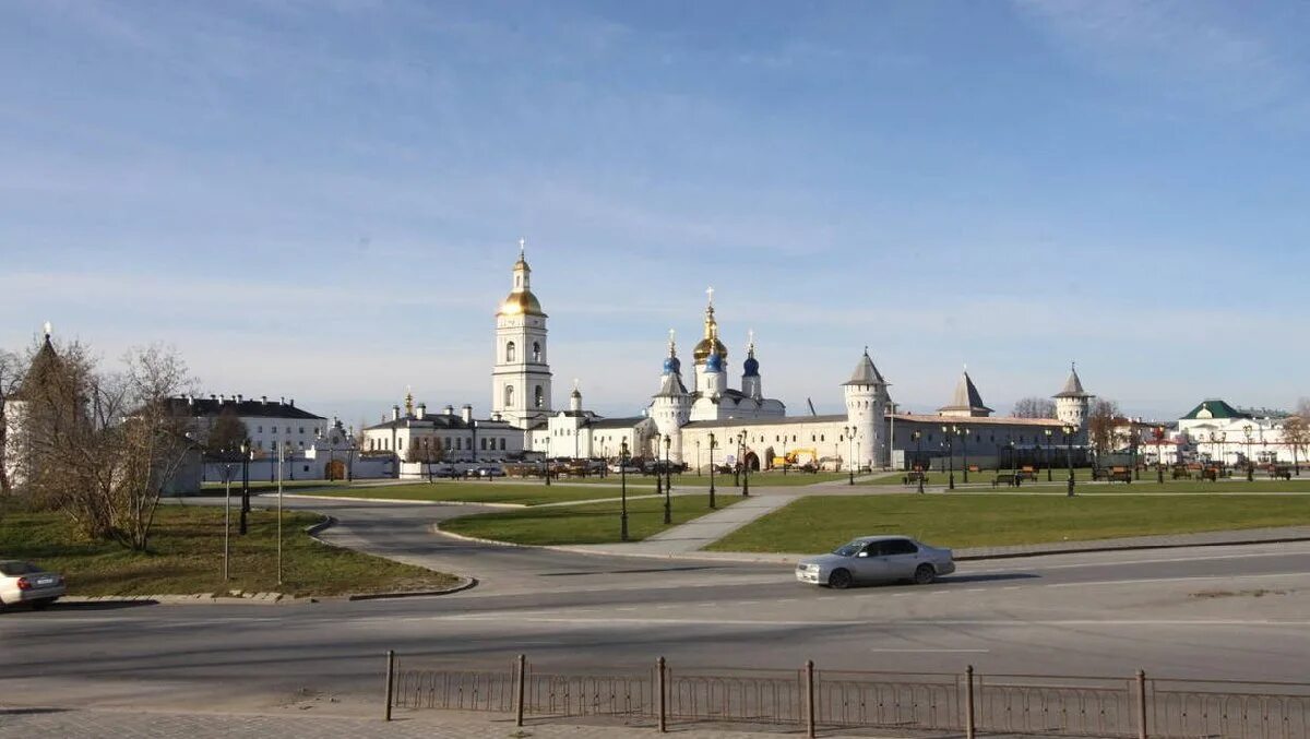 Точное время тобольск. Город Тобольск Тюменская область. Тобольск центр города. Красная площадь Тобольск. Кремль Тобольск я люблю Тобольск.