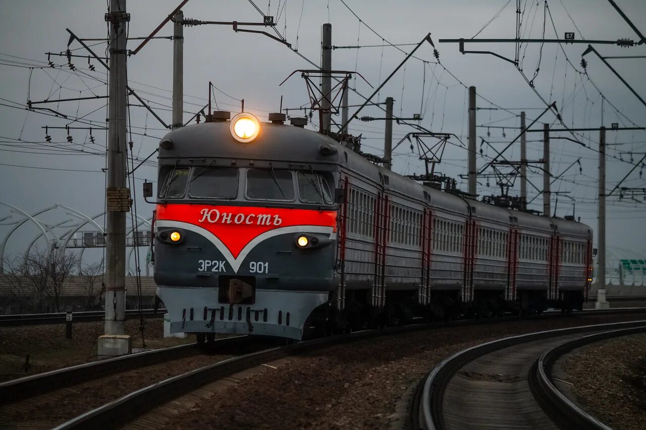 Станция краснофлотск ленинградская область. Эр2 901 поезд призрак. Поезд эр2 901. Локомотивное депо баку. Поезд 901.