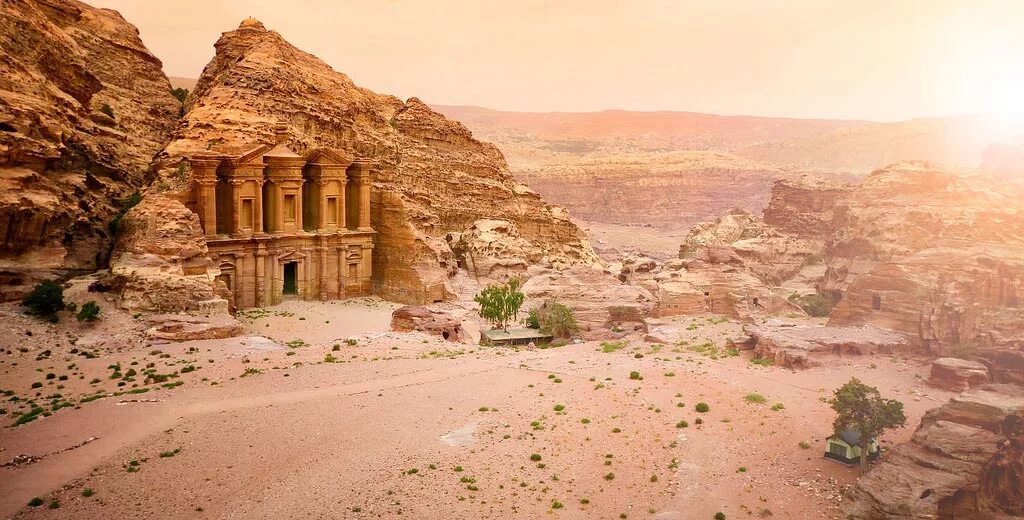 Горы петра иордания. Два города петра. Древний город петра иордания. Два города петра. Храм петра в иордании.