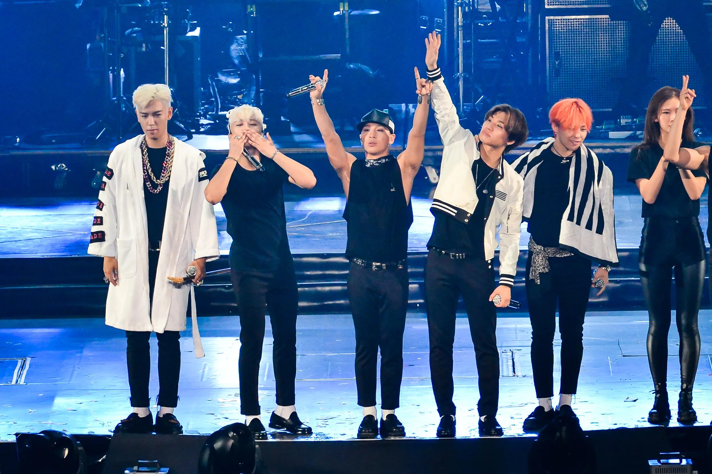 Made tour. Big bang made. Big bang made обложка. Made tour. Big bang made обложка.