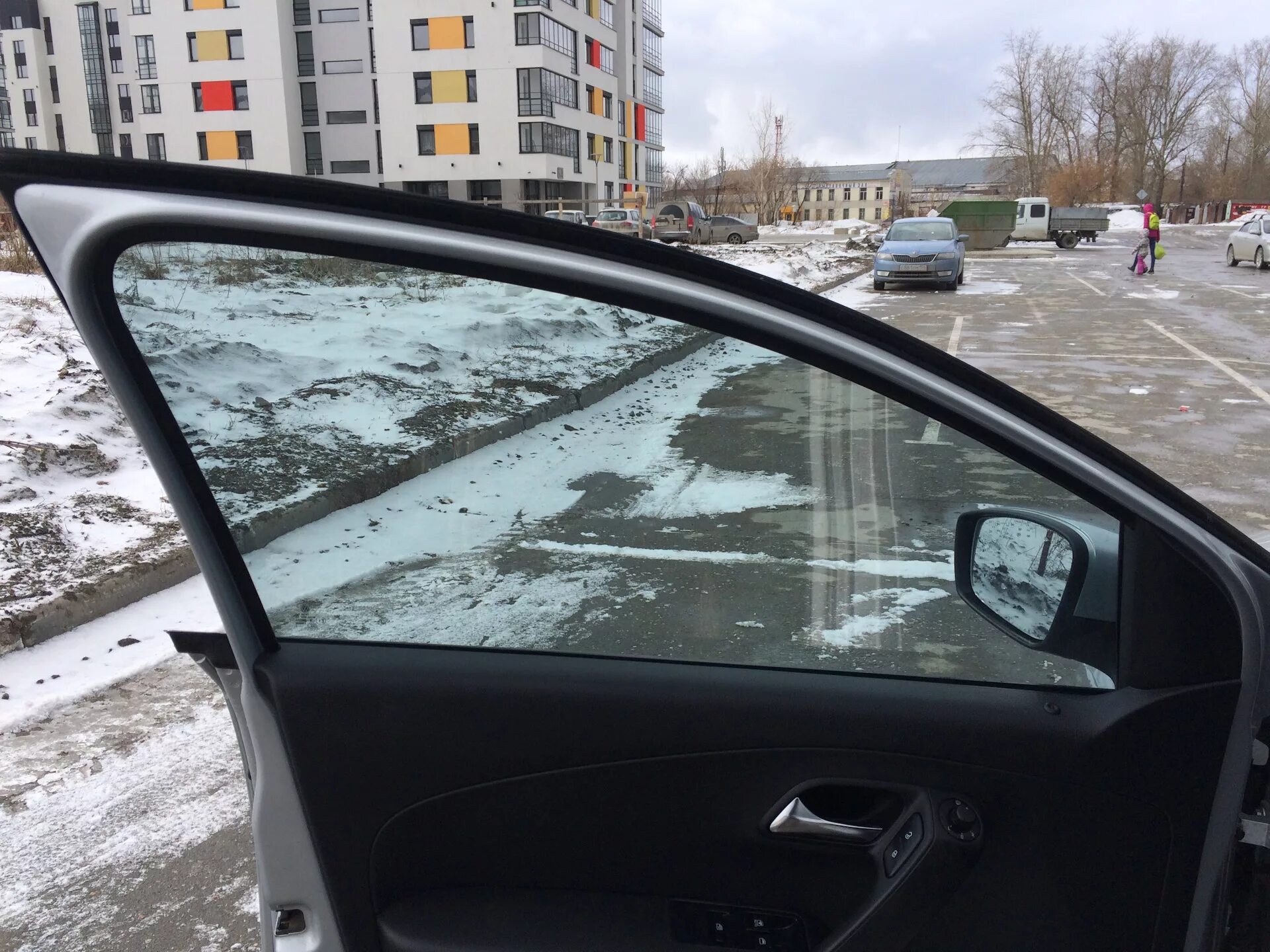 Тонировка люмар 75. Тонировка светопропускаемость 75. 8,75 тонировка. Тонировка 70 перед бока. Тонировка 70 процентов пропускаемости.