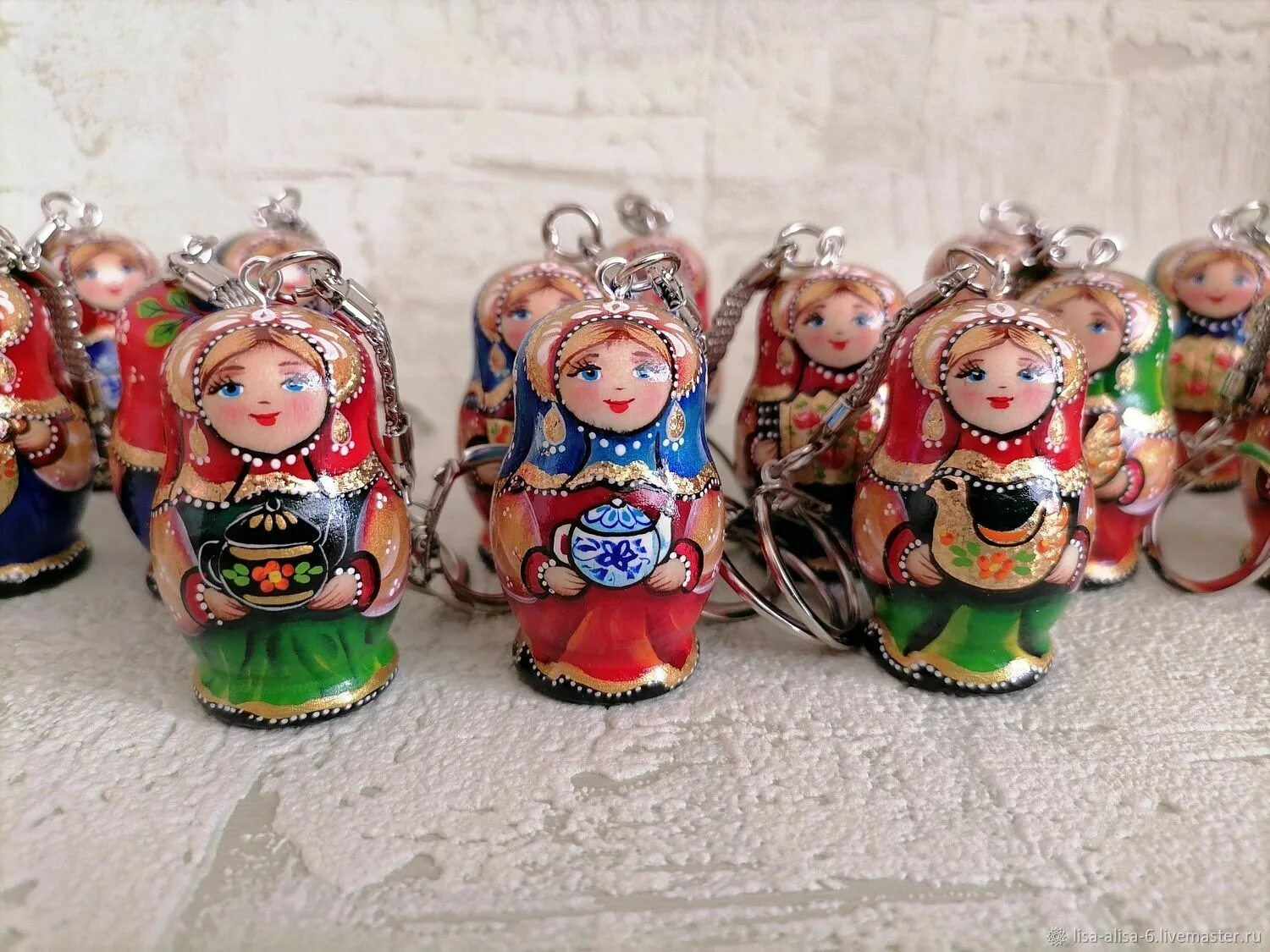 Брелок матрешка. Кожаный брелок матрешка. брелок матрешка для ключей.