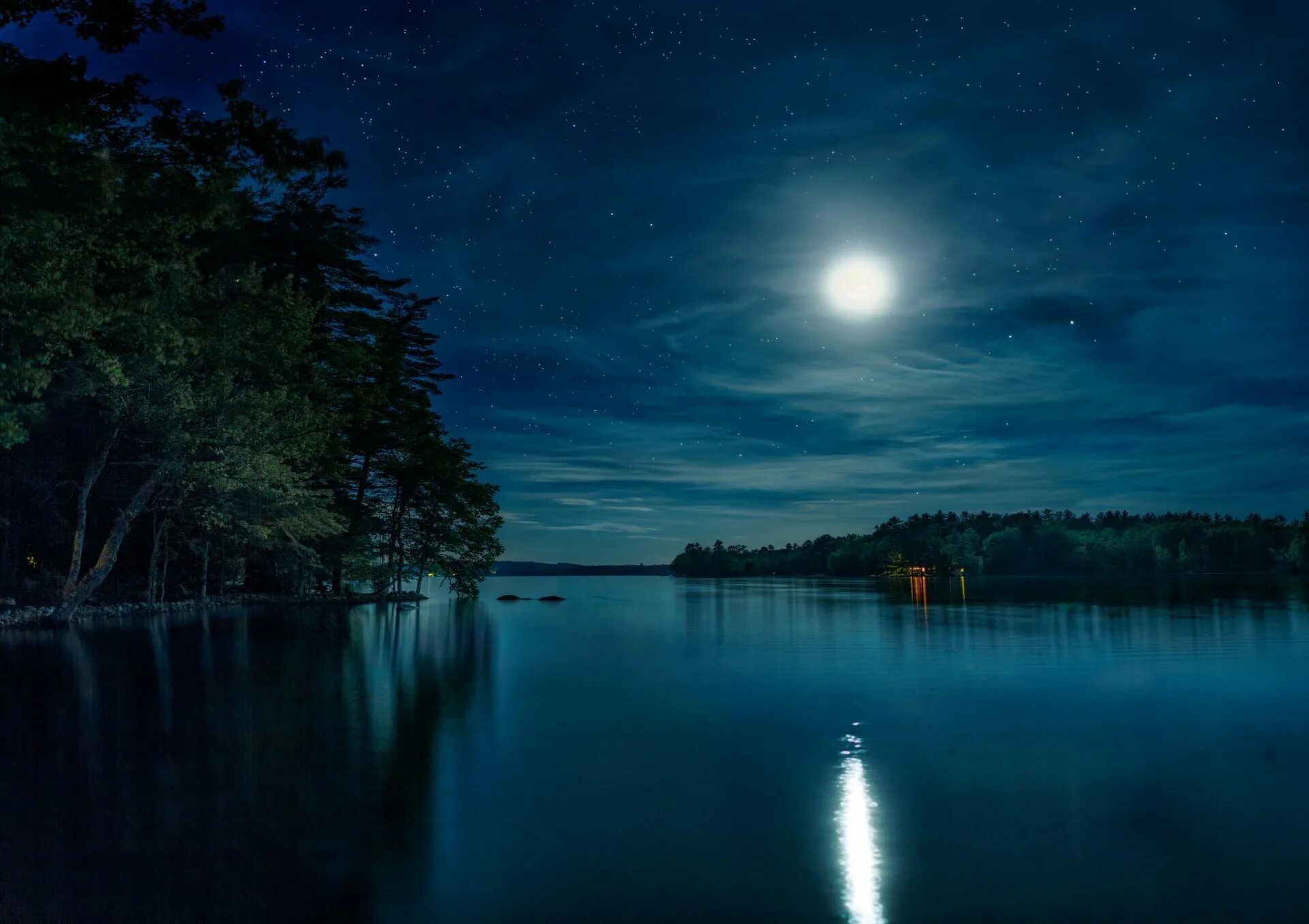 Вечера синь. Ночное озеро. Ночной пейзаж. Природа ночью. Озеро ночью.
