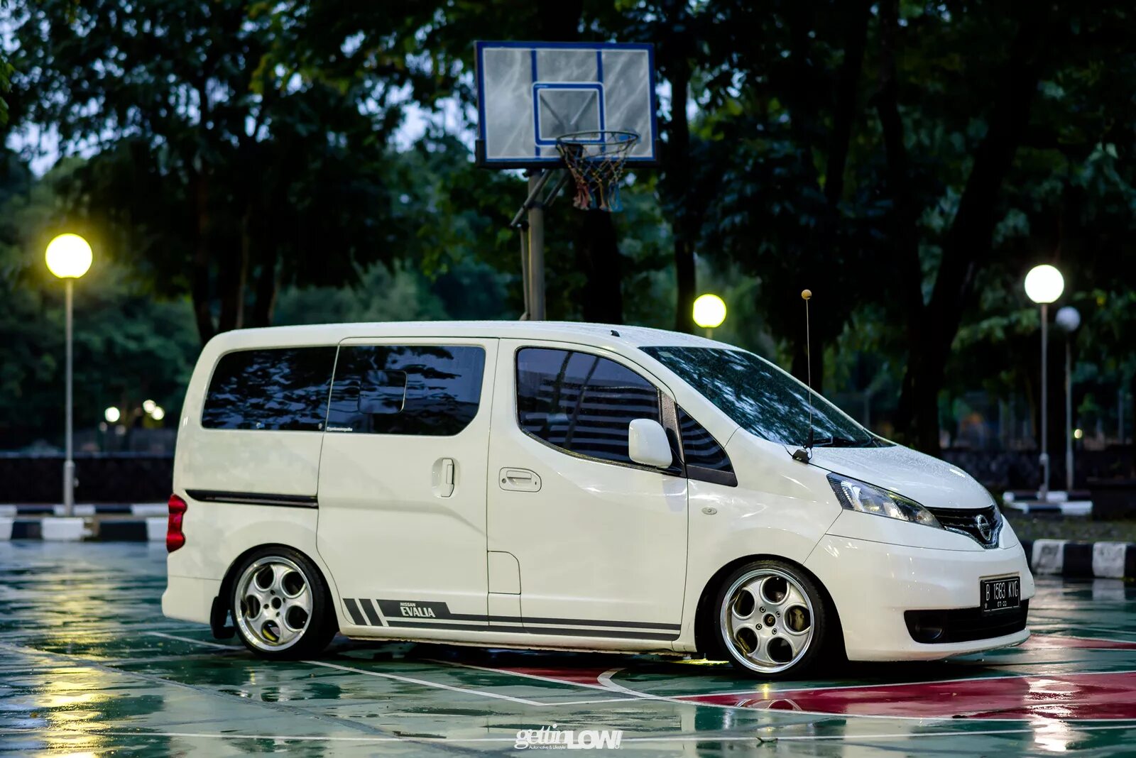 Nissan nv200 Evalia. Ниссан нв 200. Nv200 стэнс. Nissan e-nv200.