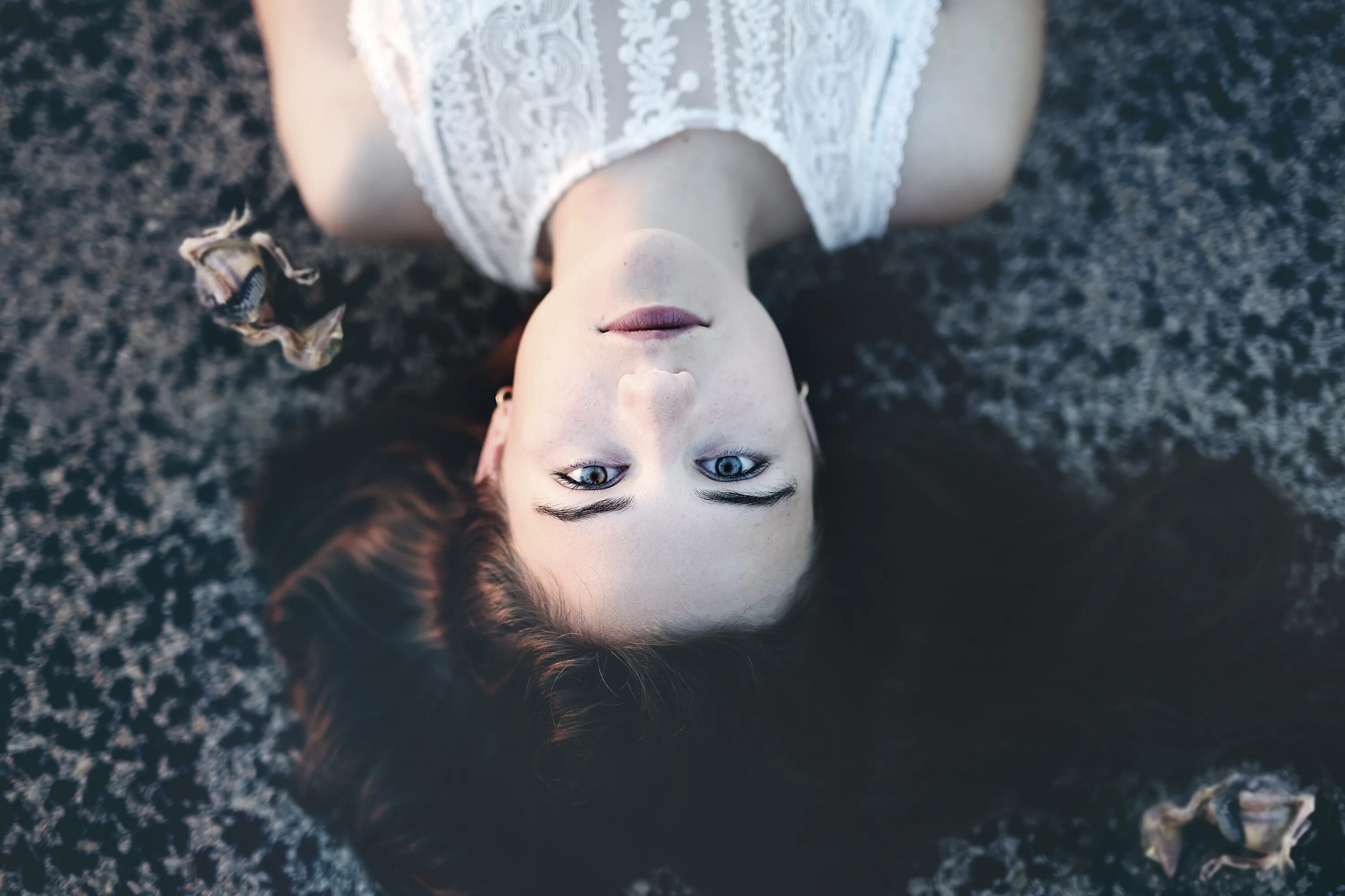 Girl with one eye florence перевод. Красивая мертвая девушка. Красивые мертвые девочки. Красивые лица мертвых девочек.