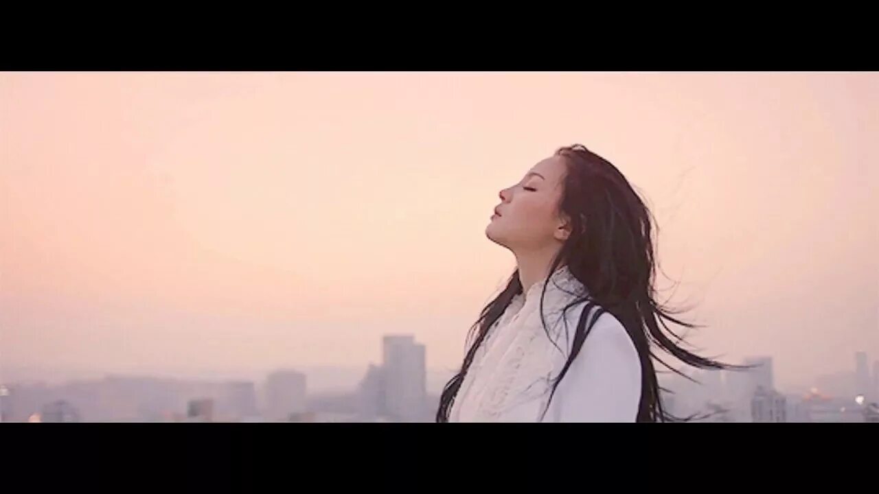 Песня breathe lee hi. Lee hi breathe. Lee hi breathe. Что выдыхает человек. Lee hi breathe.