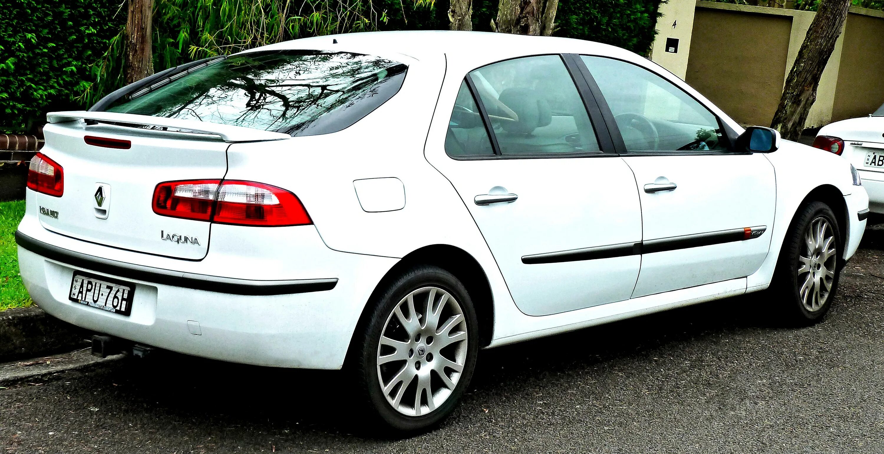 Купить renault laguna 2. Рено Лагуна 2002 хэтчбек. Рено Лагуна 2 хэтчбек. Renault Laguna 2 2002. Renault Laguna 2002 хэтчбек.