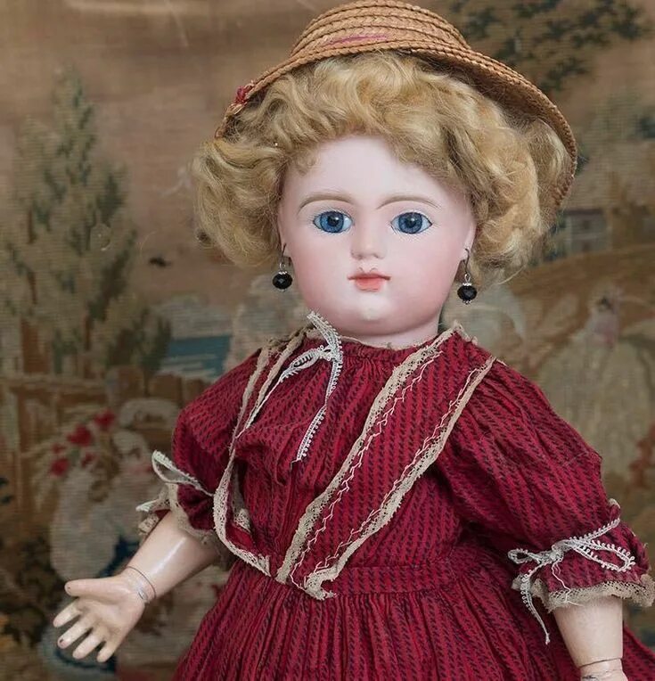 Купить куклу старую. Старые куклы. Старинные фарфоровые куклы. Антикварные фарфоровые куклы. Дореволюционная фарфоровая кукла.