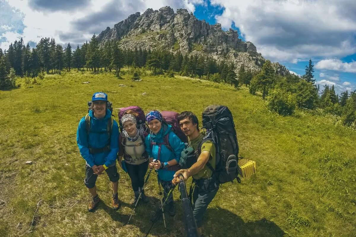 В походе каком дальнем. Таганай поход. Таганай национальный парк поход. Таганай национальный парк туристы. Поход в горы Таганай.